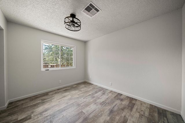 1330 Scenic Way, Redding, CA 96001