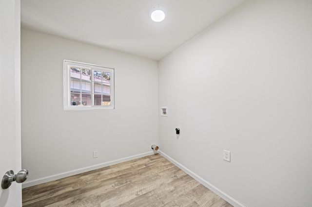 1330 Scenic Way, Redding, CA 96001