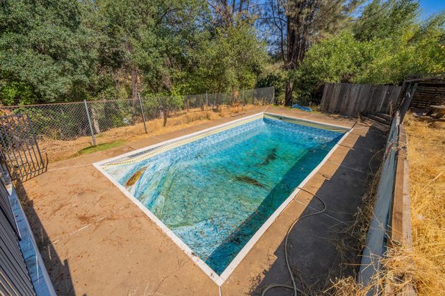 1330 Scenic Way, Redding, CA 96001