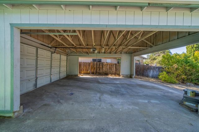 1330 Scenic Way, Redding, CA 96001