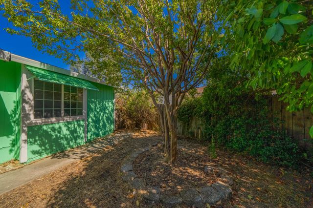 1330 Scenic Way, Redding, CA 96001