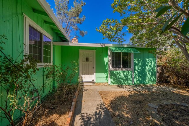 1330 Scenic Way, Redding, CA 96001