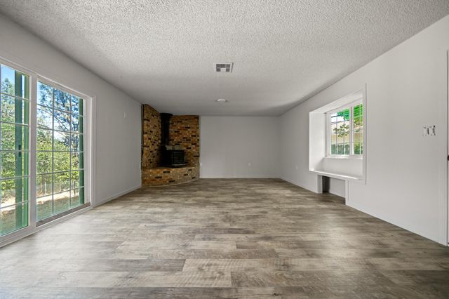 1330 Scenic Way, Redding, CA 96001