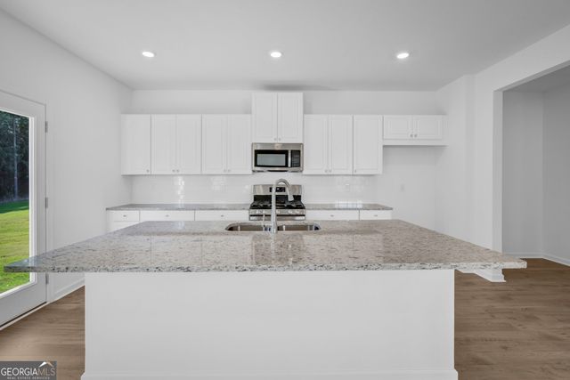 215 Groveton Court, Euharlee, GA 30145