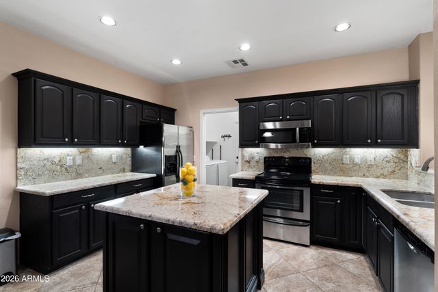 1249 E DAISY Way, San Tan Valley, AZ 85143