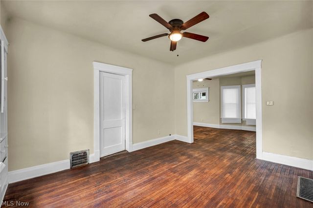 9013 Kempton Avenue, Cleveland, OH 44108