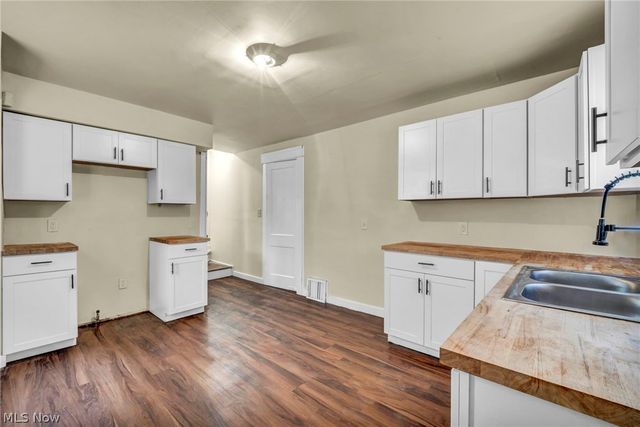 9013 Kempton Avenue, Cleveland, OH 44108