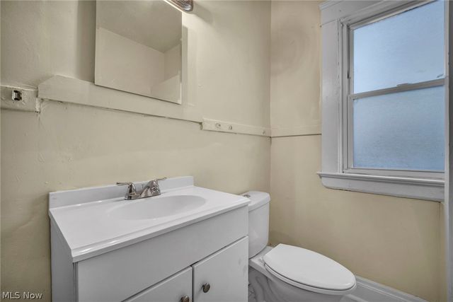 9013 Kempton Avenue, Cleveland, OH 44108