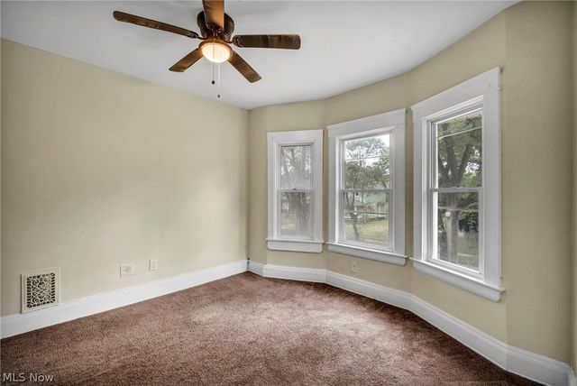 9013 Kempton Avenue, Cleveland, OH 44108