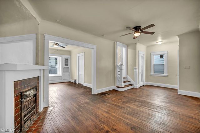9013 Kempton Avenue, Cleveland, OH 44108