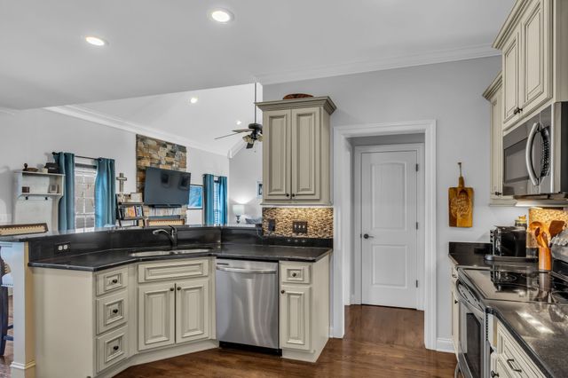 2104 Nunley Dr, Rockvale, TN 37153