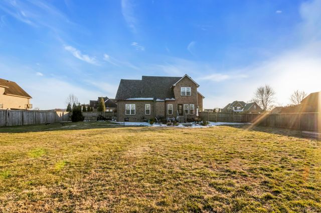 2104 Nunley Dr, Rockvale, TN 37153