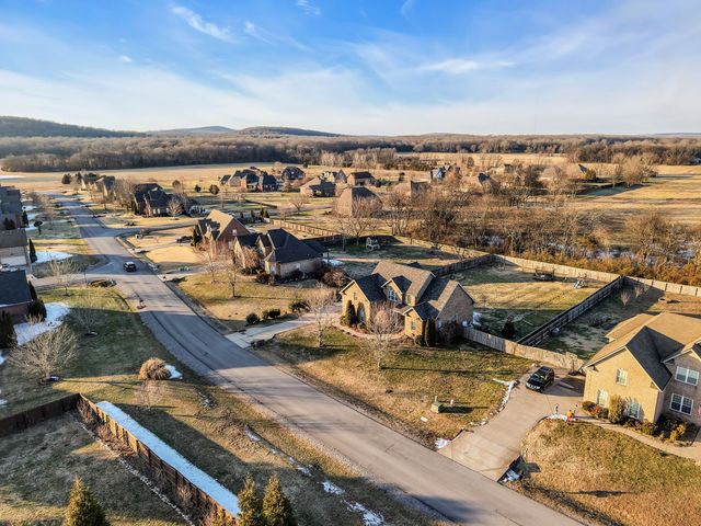 2104 Nunley Dr, Rockvale, TN 37153