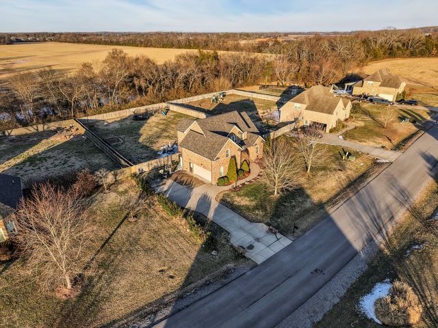 2104 Nunley Dr, Rockvale, TN 37153