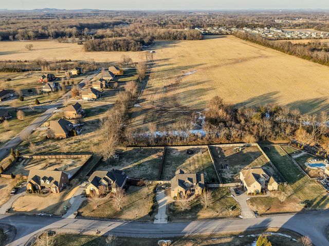 2104 Nunley Dr, Rockvale, TN 37153