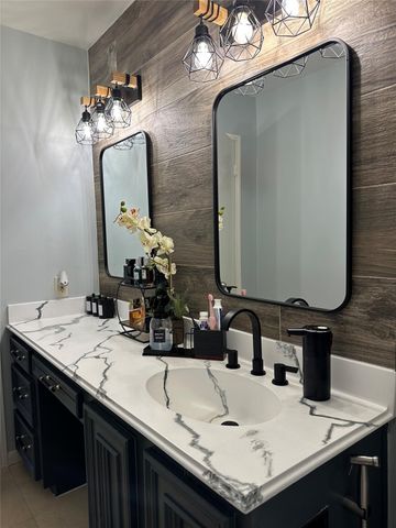 351 N Post Oak Lane 610, Houston, TX 77024