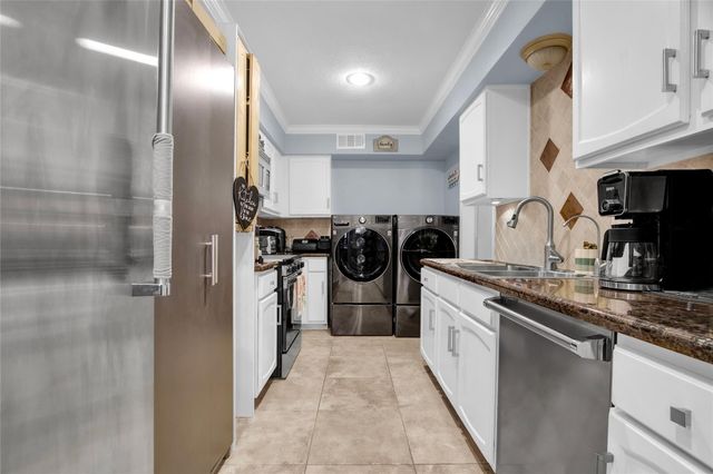 351 N Post Oak Lane 610, Houston, TX 77024