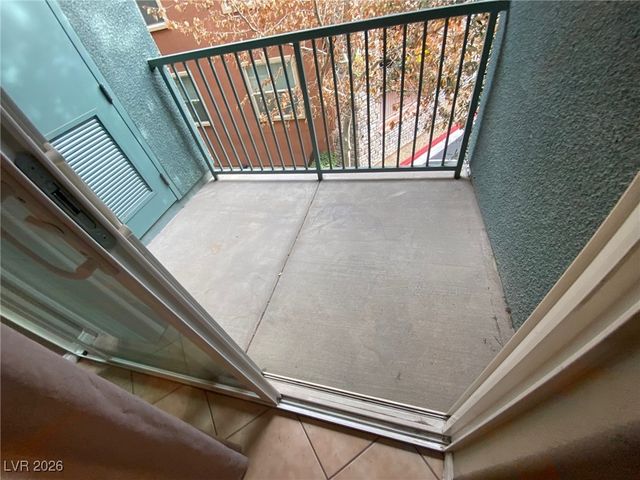 32 East Serene Avenue 217, Las Vegas, NV 89123