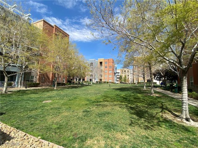 32 East Serene Avenue 217, Las Vegas, NV 89123