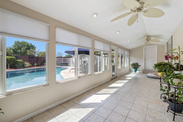 30 W Swift Avenue, Clovis, CA 93612