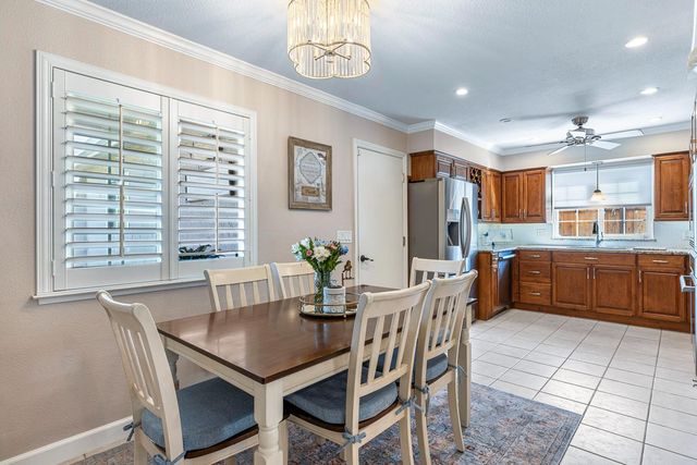 30 W Swift Avenue, Clovis, CA 93612