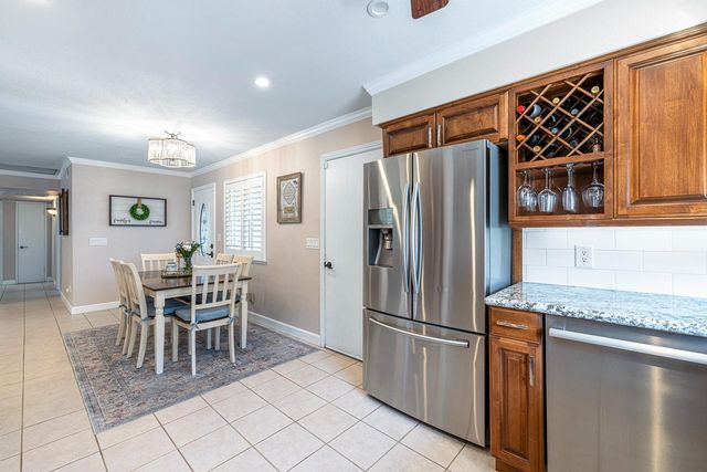 30 W Swift Avenue, Clovis, CA 93612