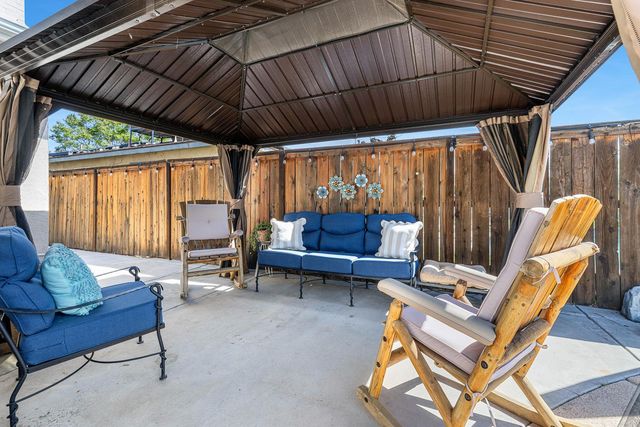 30 W Swift Avenue, Clovis, CA 93612