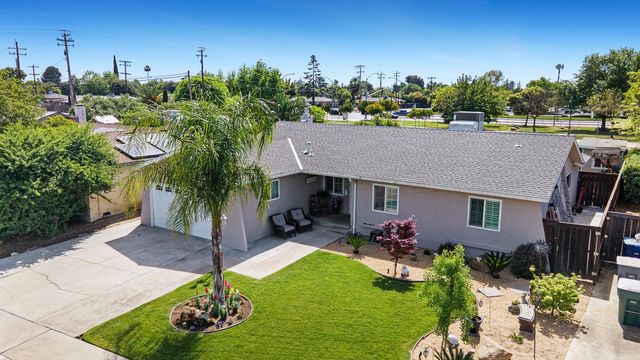 30 W Swift Avenue, Clovis, CA 93612