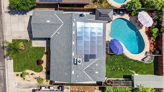 30 W Swift Avenue, Clovis, CA 93612