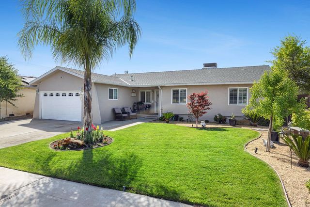 30 W Swift Avenue, Clovis, CA 93612