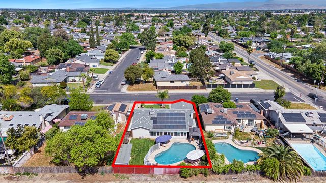 30 W Swift Avenue, Clovis, CA 93612
