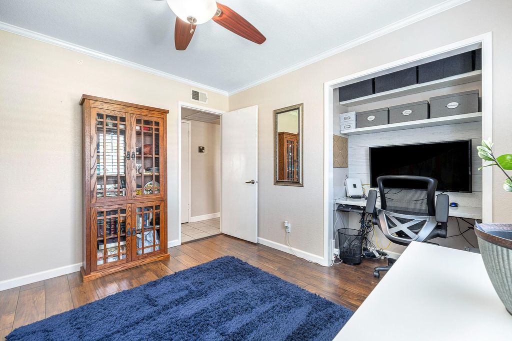 Image 34 of property listing at 30 W Swift Avenue, Clovis, CA 93612