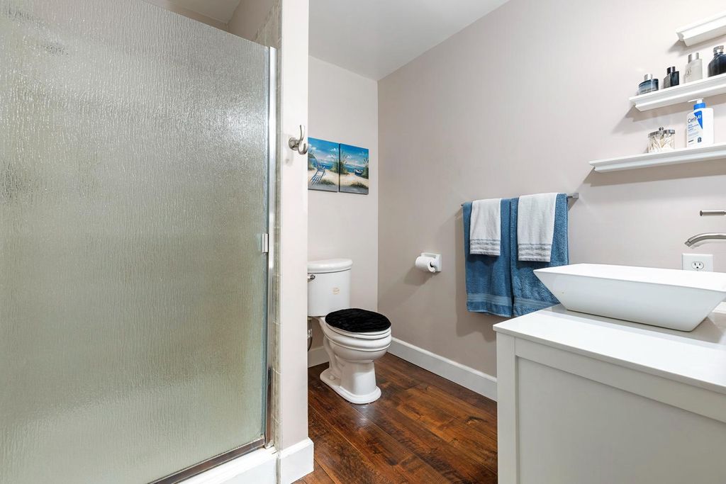 Image 42 of property listing at 30 W Swift Avenue, Clovis, CA 93612