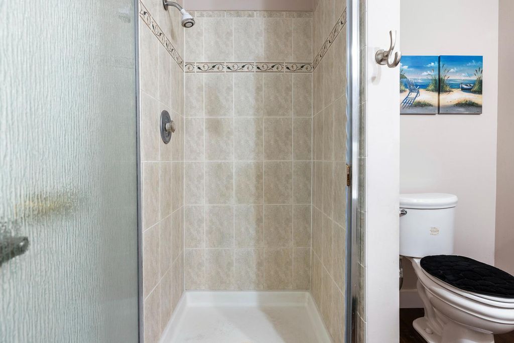 Image 43 of property listing at 30 W Swift Avenue, Clovis, CA 93612