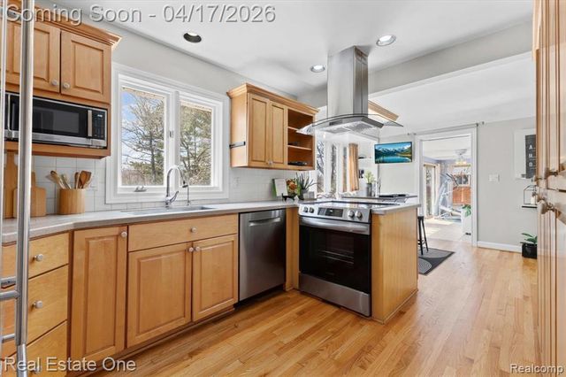 2888 Colonial Way, Bloomfield Hills, MI 48304