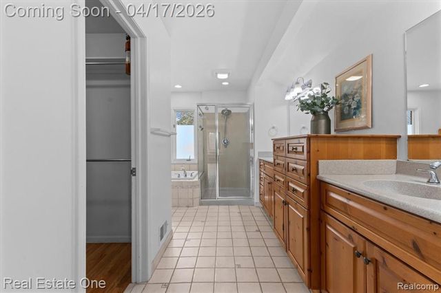 2888 Colonial Way, Bloomfield Hills, MI 48304