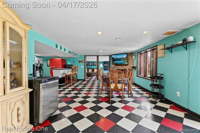 2888 Colonial Way, Bloomfield Hills, MI 48304