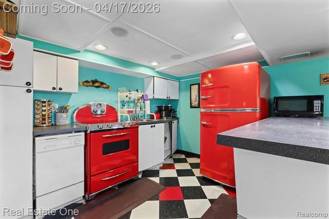 2888 Colonial Way, Bloomfield Hills, MI 48304