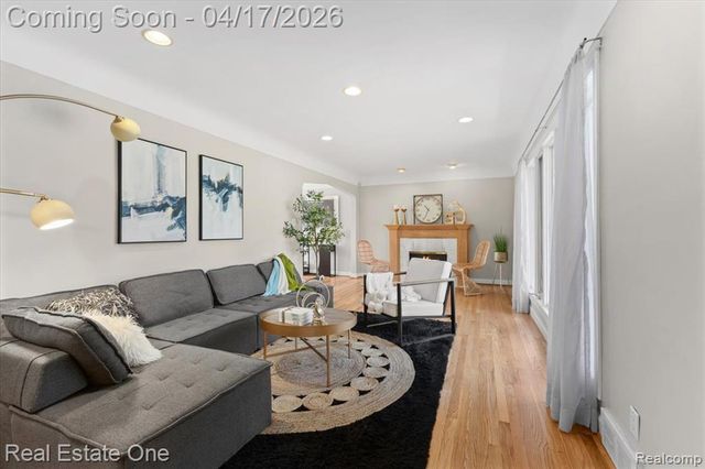 2888 Colonial Way, Bloomfield Hills, MI 48304