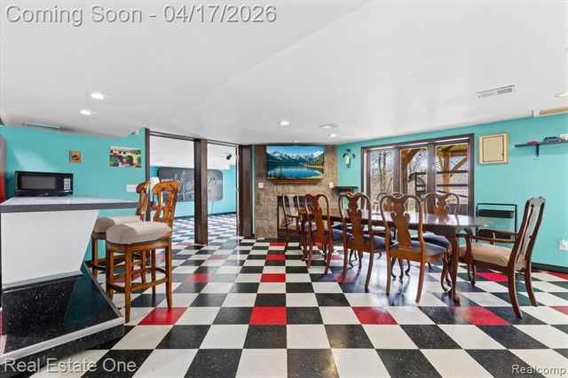 2888 Colonial Way, Bloomfield Hills, MI 48304