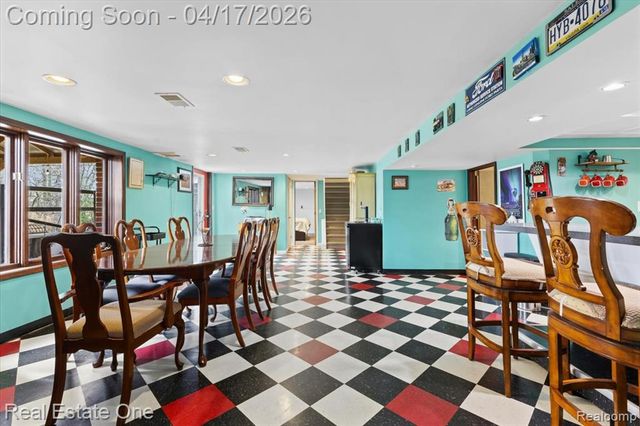 2888 Colonial Way, Bloomfield Hills, MI 48304