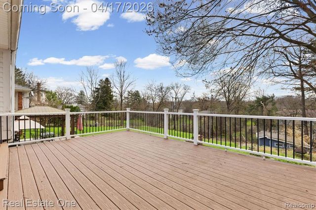 2888 Colonial Way, Bloomfield Hills, MI 48304