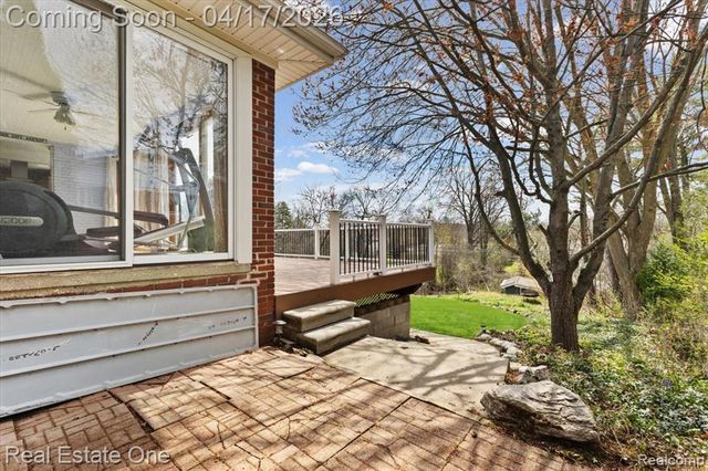 2888 Colonial Way, Bloomfield Hills, MI 48304