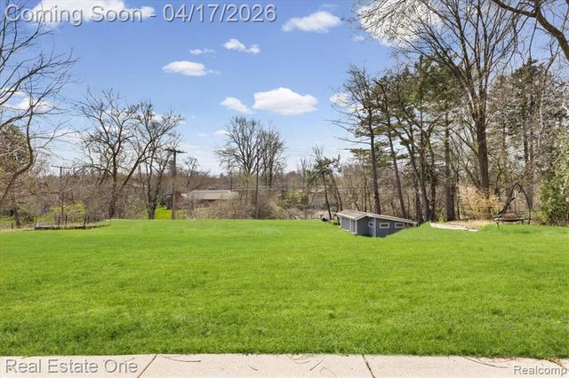 2888 Colonial Way, Bloomfield Hills, MI 48304