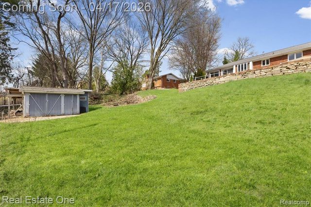 2888 Colonial Way, Bloomfield Hills, MI 48304