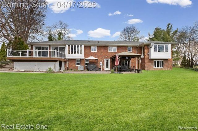 2888 Colonial Way, Bloomfield Hills, MI 48304