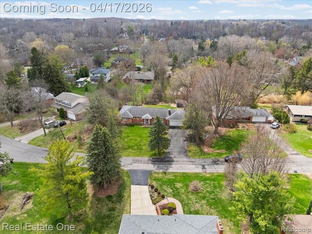 2888 Colonial Way, Bloomfield Hills, MI 48304