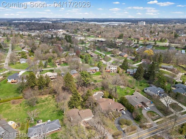 2888 Colonial Way, Bloomfield Hills, MI 48304