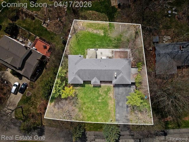 2888 Colonial Way, Bloomfield Hills, MI 48304