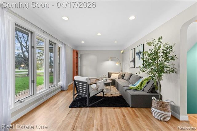 2888 Colonial Way, Bloomfield Hills, MI 48304